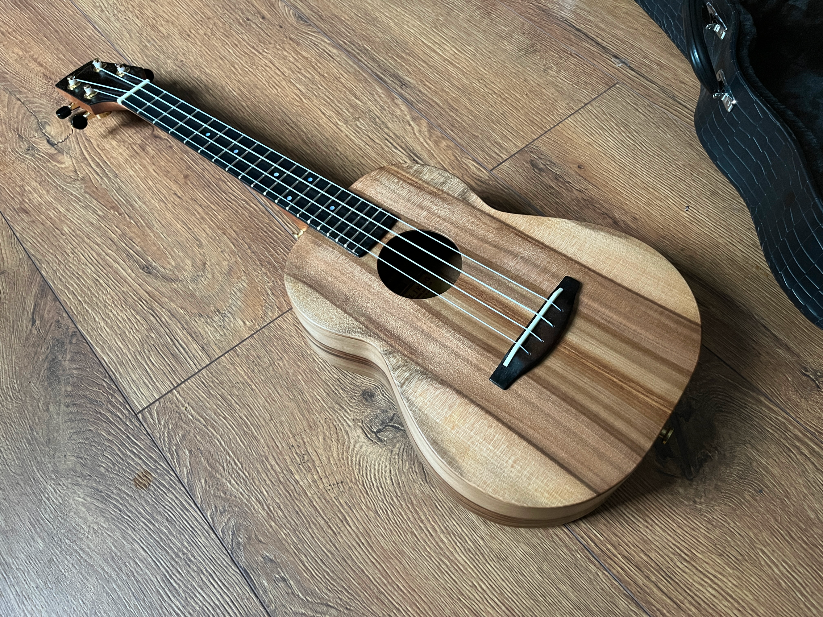tenor ukulele mjk